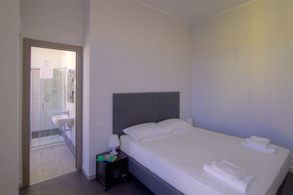 Floor 6 Boutique Rooms By Dot Suites Guest house Rome