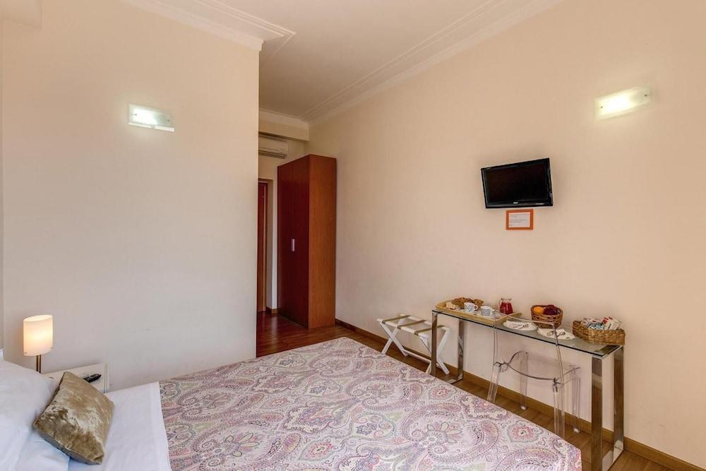Floor 6 Boutique Rooms By Dot Suites Gasthof 3*