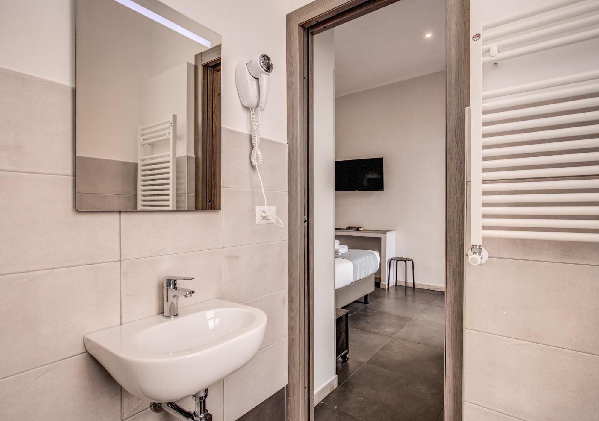 Floor 6 Boutique Rooms By Dot Suites Rom